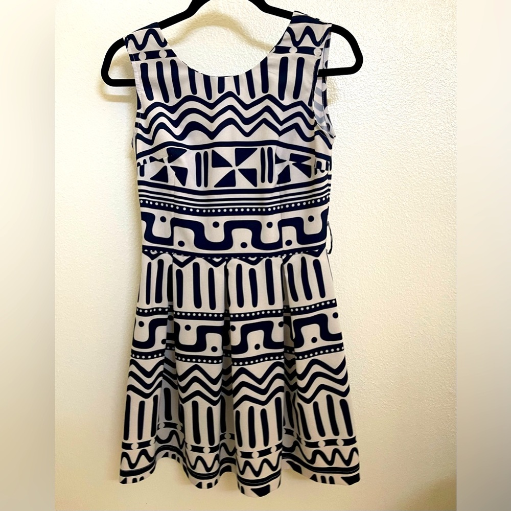 Nice cocktail dress. In good condition. Worn 3 times.